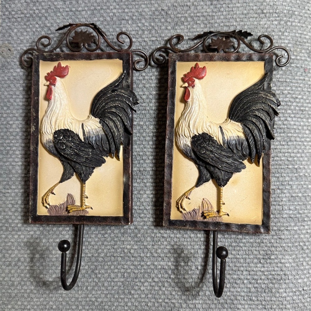 VTG Farmhouse Rooster Wall Hooks Set of 2 Rustic Country Kitchen Decor Hook